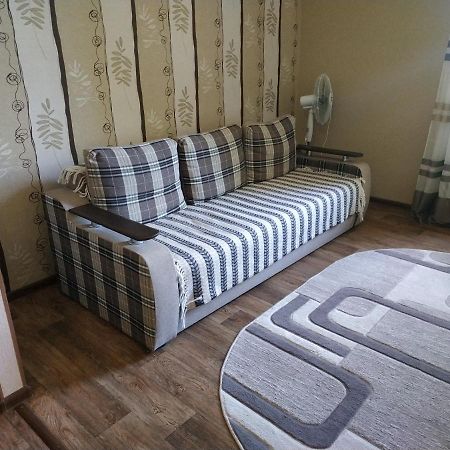 Apartment In The Center Of Old Town คาเมียเนตส์-โปดิลสกี ภายนอก รูปภาพ