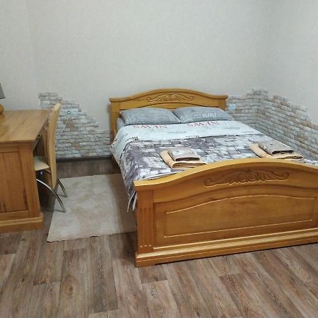 Apartment In The Center Of Old Town คาเมียเนตส์-โปดิลสกี ภายนอก รูปภาพ