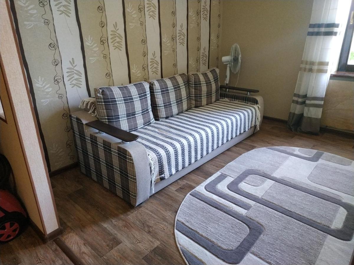 Apartment In The Center Of Old Town คาเมียเนตส์-โปดิลสกี ภายนอก รูปภาพ