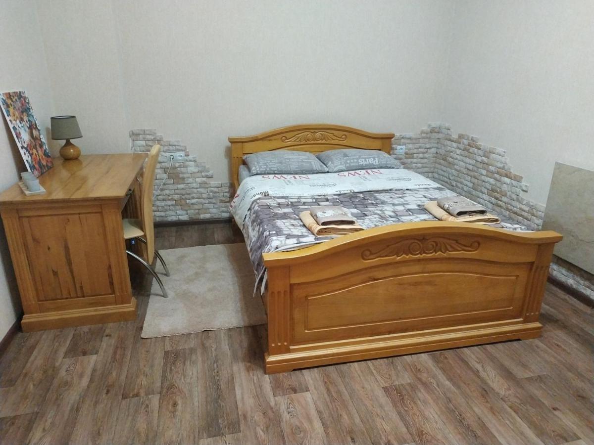 Apartment In The Center Of Old Town คาเมียเนตส์-โปดิลสกี ภายนอก รูปภาพ