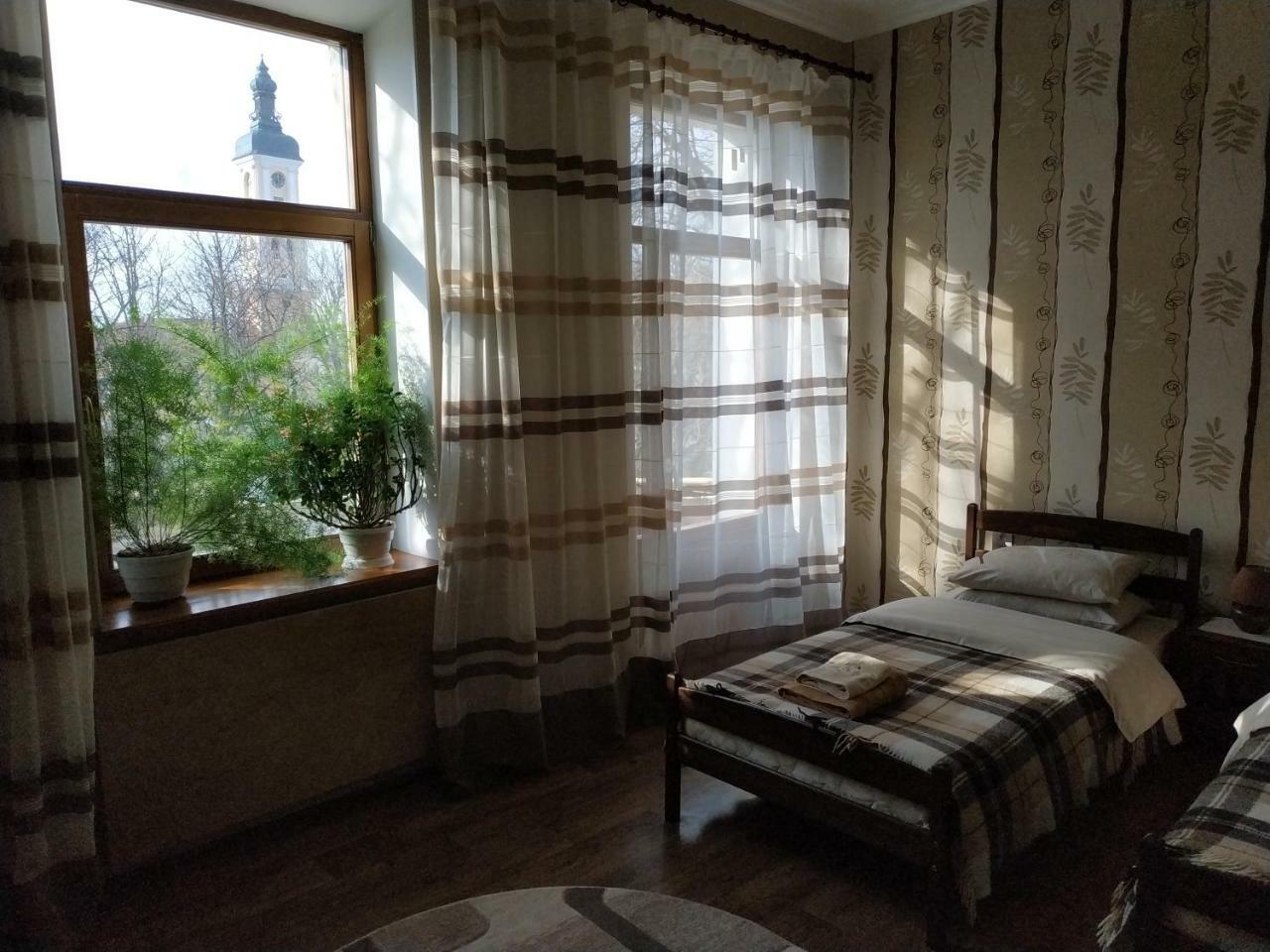 Apartment In The Center Of Old Town คาเมียเนตส์-โปดิลสกี ภายนอก รูปภาพ